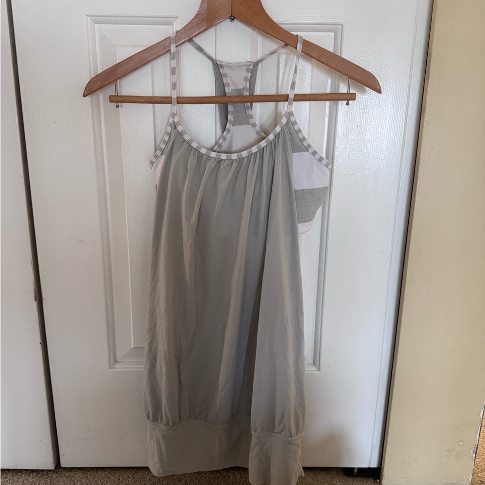 lululemon athletica No Limits Gray and White Tank Top size 4